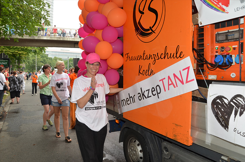 Frauentanzschule Swinging Sisters CSD-Parade