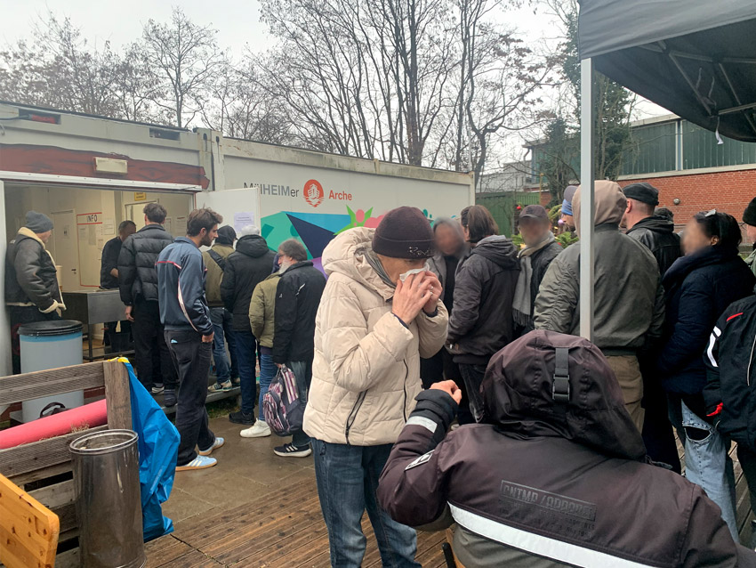 Weihnachtsfeier in der Arche für Obdachlose e.V. – …Warten auf's ‚Christkind'